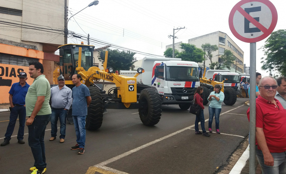 Apucarana comemora 73 anos de emancipação política e recebe obras e veículos do Governo do Paraná