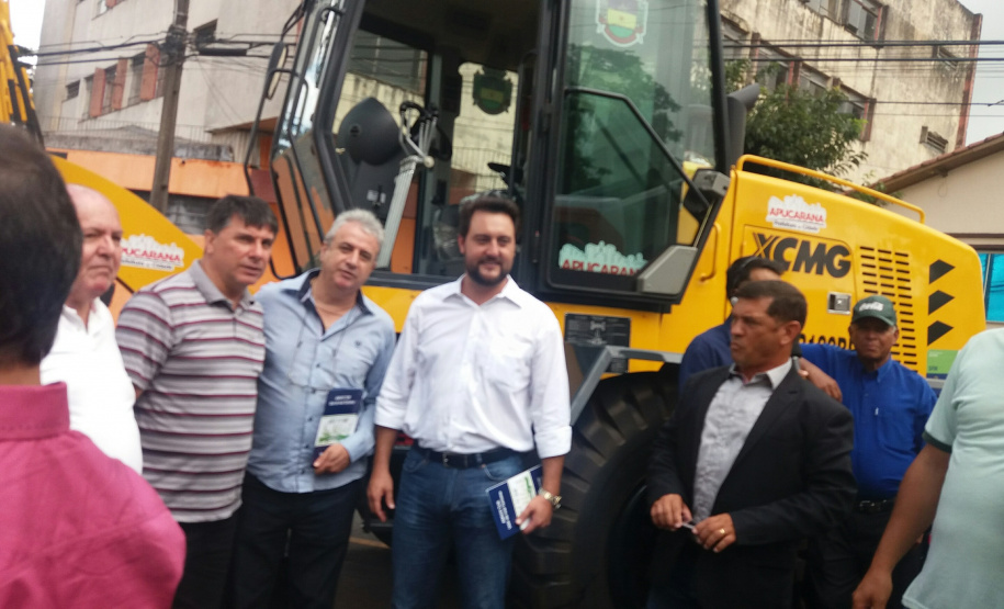 Apucarana comemora 73 anos de emancipação política e recebe obras e veículos do Governo do Paraná