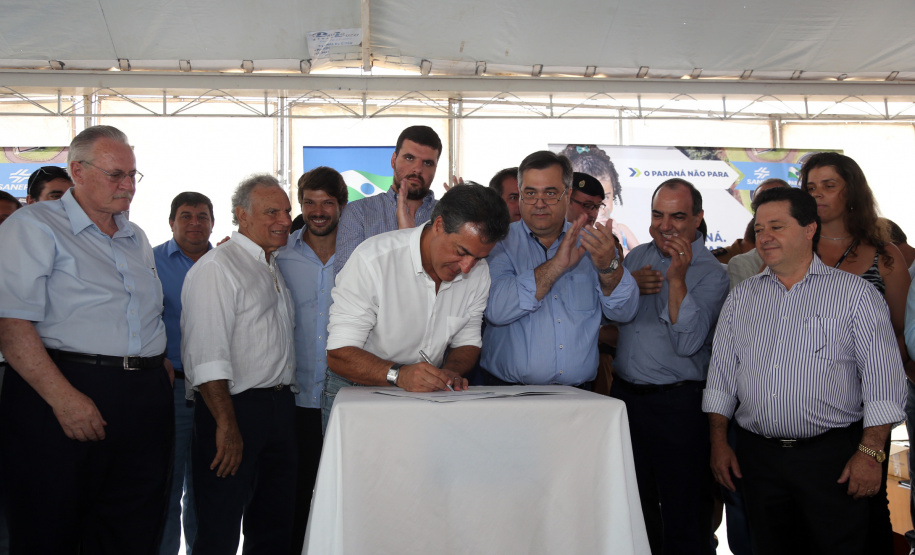 Apucarana comemora 73 anos de emancipação política e recebe obras e veículos do Governo do Paraná