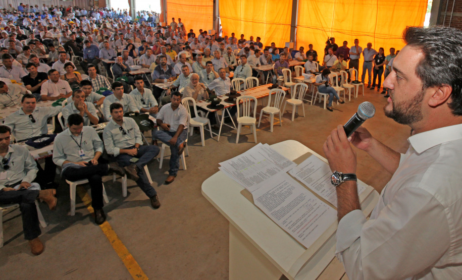 Ratinho Junior anuncia investimentos para obras em Campo Mourão no 29º Encontro de Cooperados na Fazenda Experimental Coamo