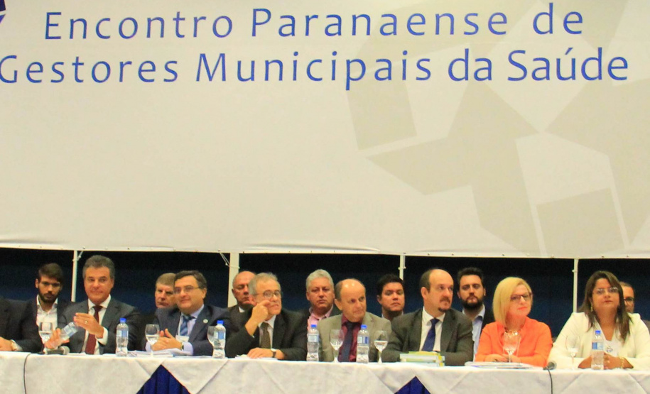 Richa abre encontro que mostra programas e ações estratégicas do Paraná na área de saúde