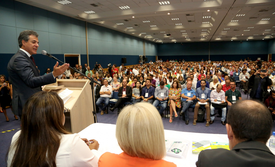 Richa abre encontro que mostra programas e ações estratégicas do Paraná na área de saúde