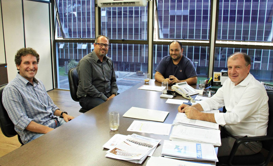 A população se insere no processo de desenvolvimento do município