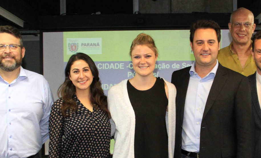 Professores e alunos da Universidade Johns Hopkins buscam saber na SEDU e Paranacidade