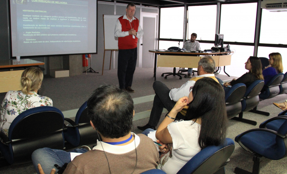 SEDU/Paranacidade buscam a uniformização do entendimento sobre pavimentação urbana no Paraná