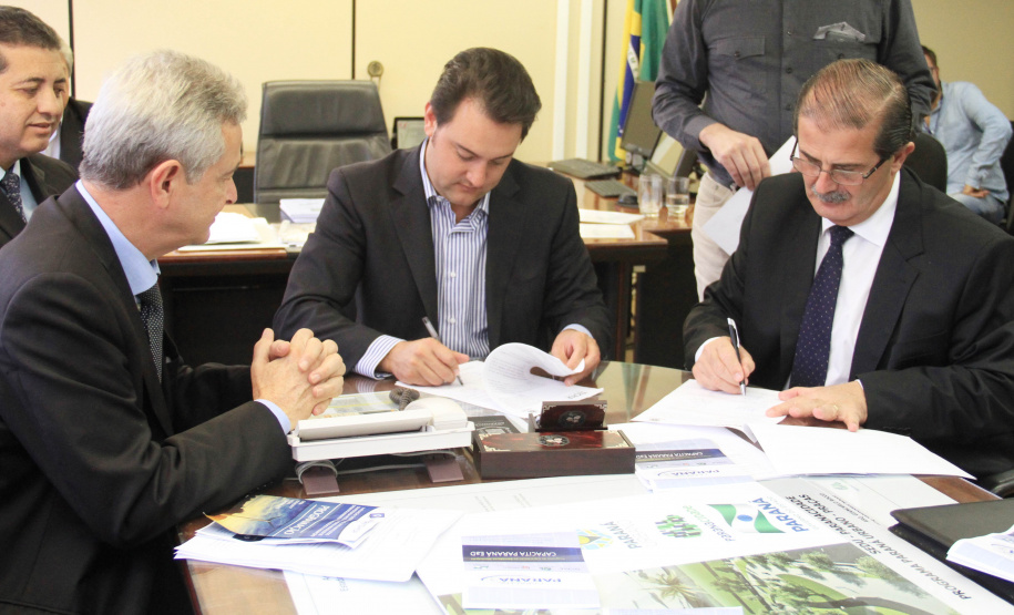 Parceria firmada entre SEDU e SETI abre oportunidades para capacitar servidores municipais em diversos cursos