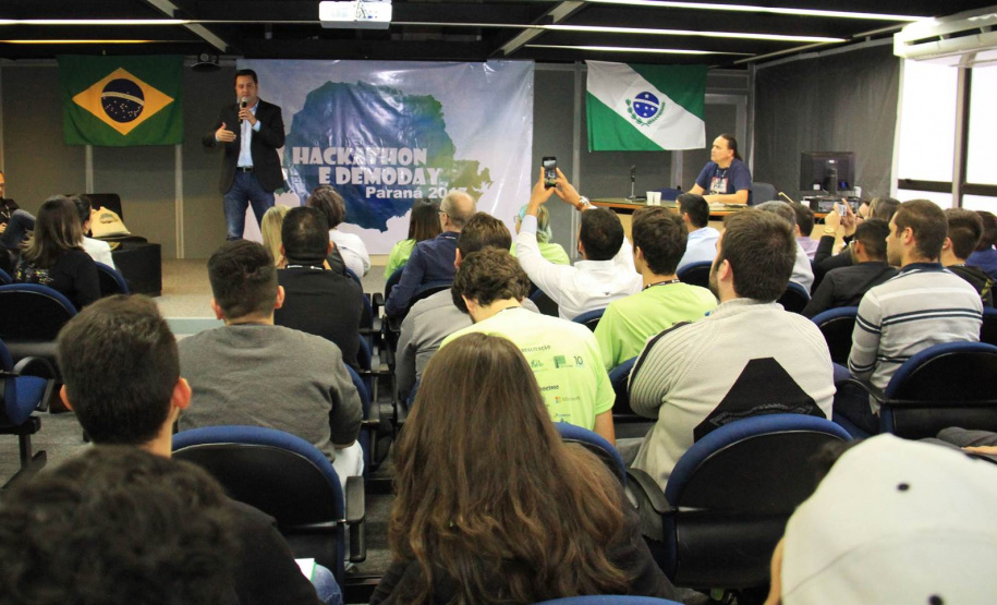 No Hackathon 2017 Ratinho Junior propõe transformar o Paraná no Vale do Silício da América do Sul