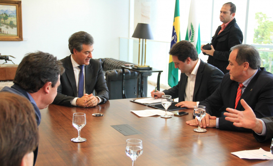 Governo do Estado investe mais R$ 7,9 milhões em obras para três municípios da RMC