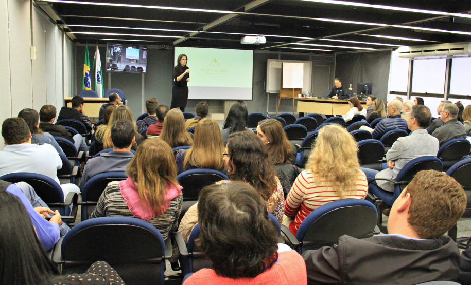 Cláudia Gama desperta potencialidade máxima das pessoas na SEDU e Paranacidade