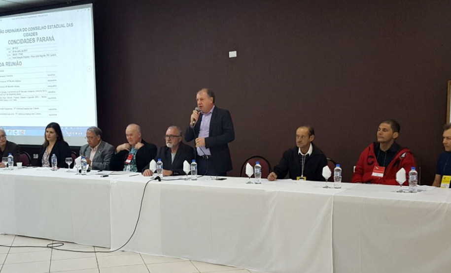 Conselheiros do ConCidades acertam detalhes para a 6a Conferência Estadual das Cidades que será em Foz do Iguaçu, em agosto