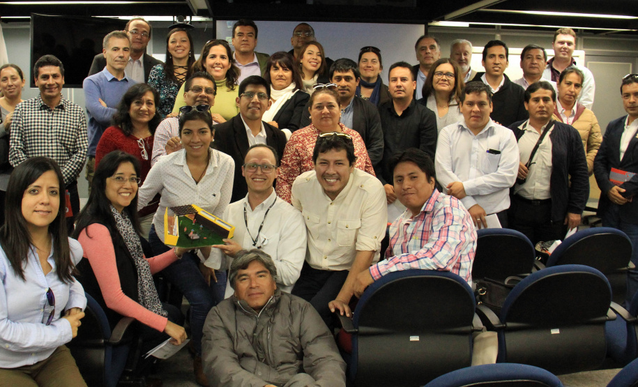 Arquitetos e urbanistas do Peru visitam SEDU e Paranacidade e se impressionam com os trabalhos