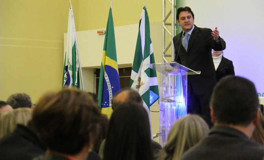 O secretário do Desenvolvimento Urbano, Ratinho Junior, participa da abertura da 5ª Conferência Estadual das Cidades. Foz do Iguaçu, 13/08/2013. Foto: José Fernando Ogura/Vice-Governadoria
