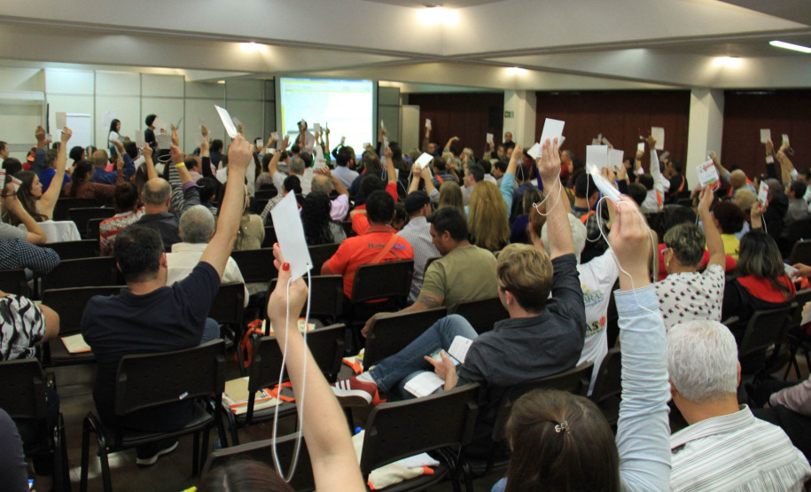 Em cerca de 13 horas de trabalho, gestores públicos, empresários, Ongs, representantes dos diversos segmentos da sociedade civil pensam soluções às cidades