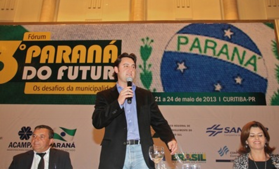 Ratinho Junior destaca papel do legislador municipal para o desenvolvimento econômico e social das cidades