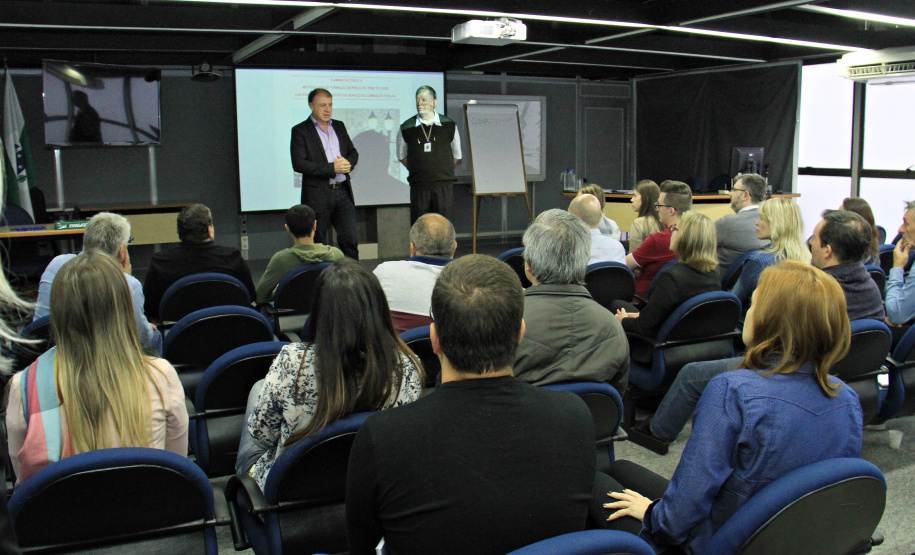 Curso inédito sobre COSIP ajuda a equilibrar receita e despesas nos municípios