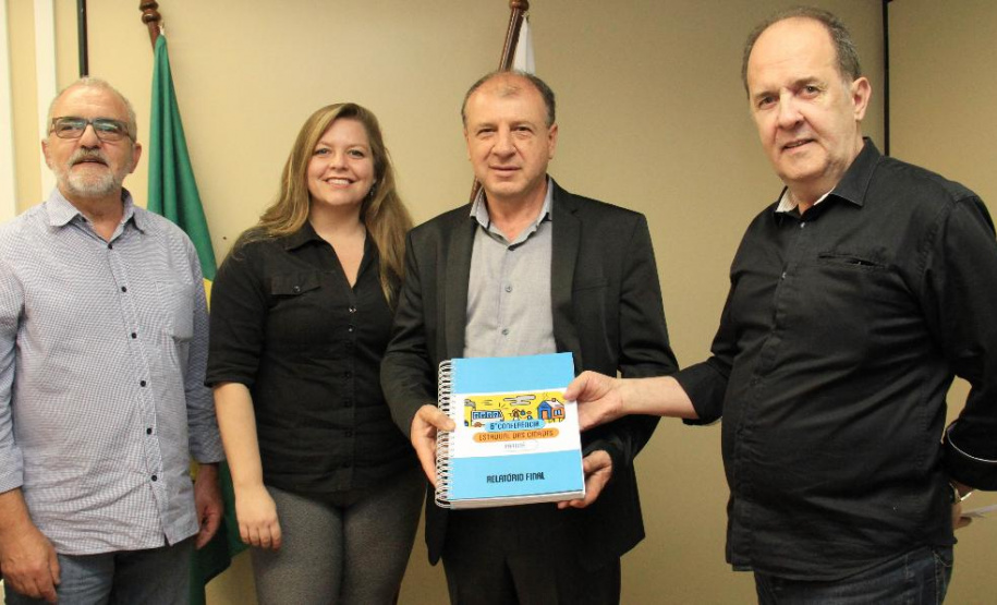 Relatório final da 6ª Conferência Estadual das Cidades é entregue ao secretário da SEDU