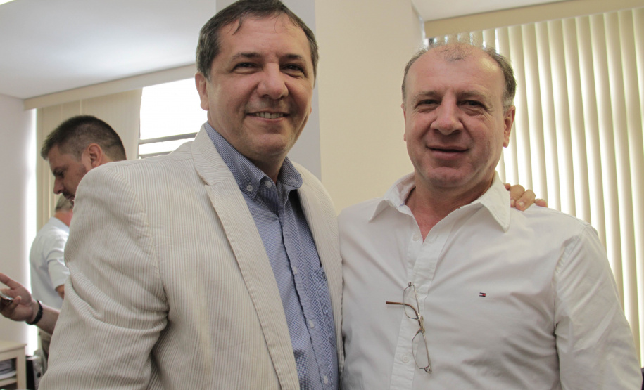 Benefícios à população do Programa “Internet para Todos”, mostrado pelo ministro Kassab, despertam atenção de secretários de Estado, deputados e prefeitos do Paraná na AMP