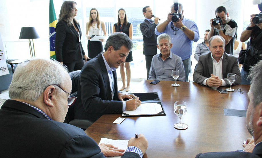 Richa cria Conselho de Transporte e autoriza ampliação e modernização em Terminais de Ônibus da RMC