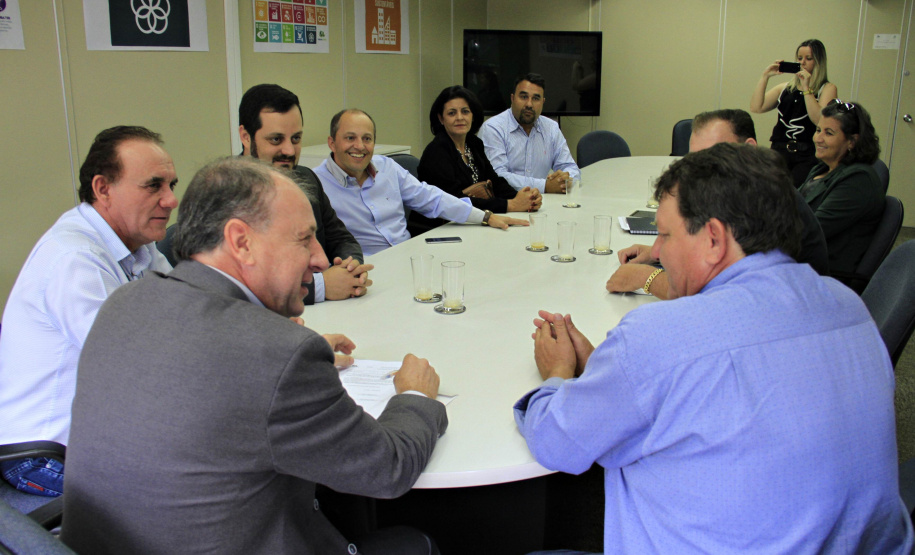 Ortega alerta prefeitos de que a direção da SEDU ainda está no mesmo endereço do Centro Cívico