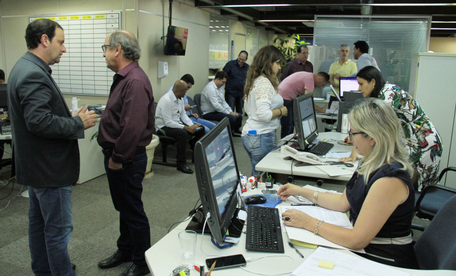 Prefeitos assinam documentos para receberem valores que atendem a demanda da população em seus municípios