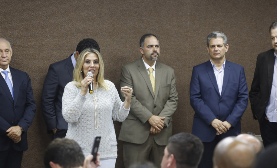 Municípios da região central, Sul e Centro-Sul do Paraná vão investir, com recursos do Governo do Estado, em obras de melhoria urbana, comprar máquinas e equipamentos rodoviários e veículos para uso em saúde, educação e outras áreas