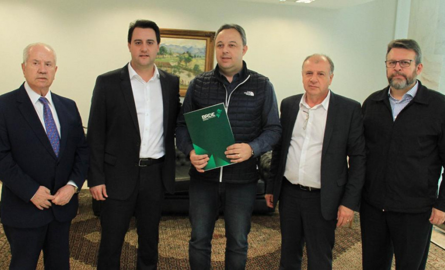 Campina Grande do Sul terá mais de R$ 4 milhões para obras de pavimentação