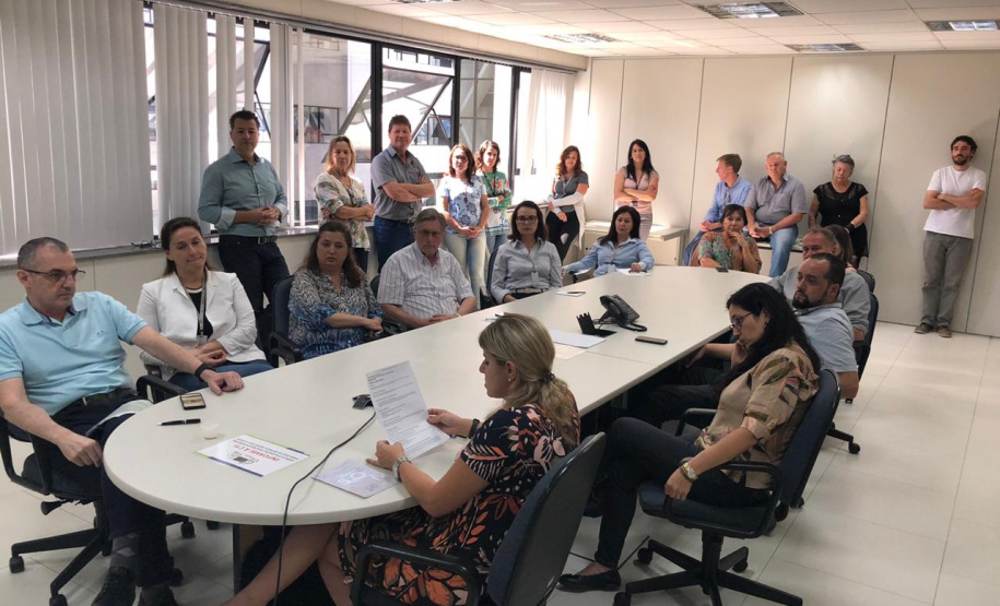 Escritórios Regionais do Paranacidade recebem orientação para a implantação do Programa Ilumina Paraná