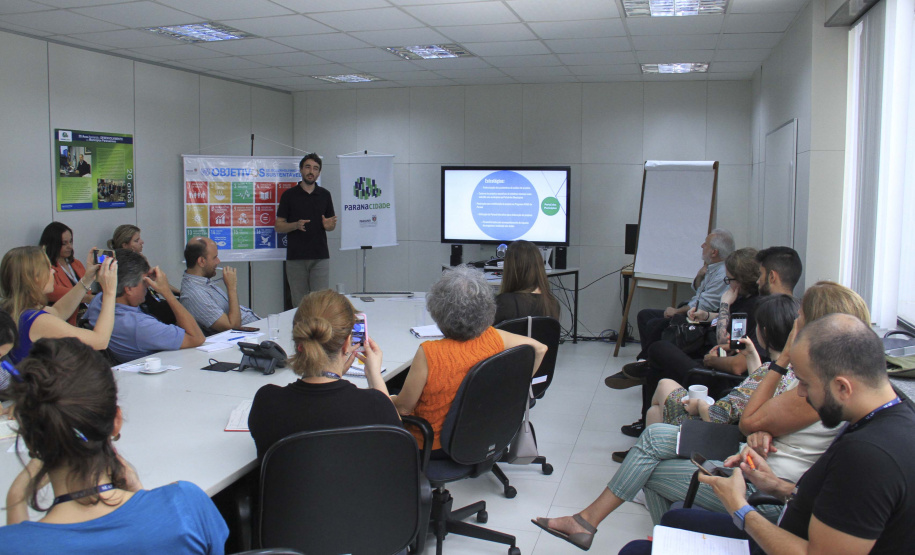 SEDU/PARANACIDADE apresentam Programas para o Desenvolvimento Urbano a integrantes do CAU/PR