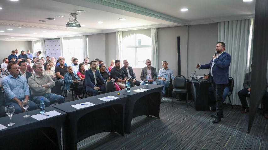 SECID apresenta Programas de Desenvolvimento Urbano e Regional aos prefeitos da Região Metropolitana de Curitiba